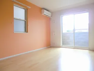 ハナミズキ ガーデン A棟【1階】の居間