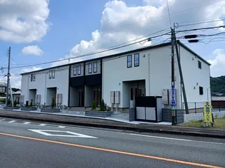 サン フルール【2階】の外観