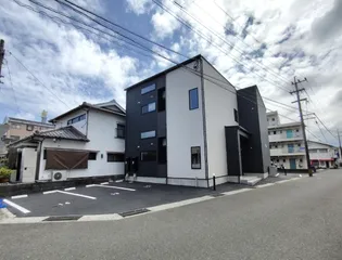 Lungo【1階】の外観