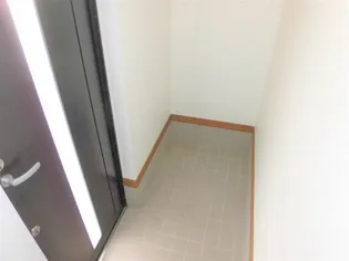 リベルテA【106号室】の玄関