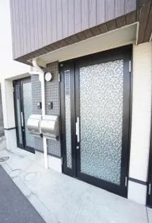 ガレット空港南【2号室】の玄関