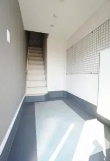 ガレット空港南【2号室】の玄関