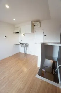 ガレット空港南【2号室】の居間