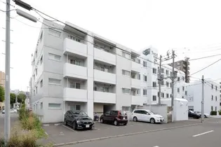 TREVENTI美術館西の画像