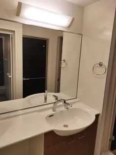 リバーパーク新天町.【202号室】の玄関