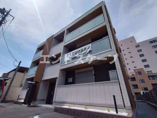 マヌール【1階】の外観