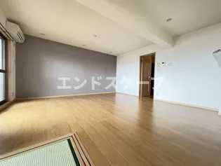 クレサンテーム【5階】の居間