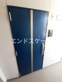 グランシャトル 高崎【1階】の玄関