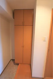 ヴィラマール雨宮【6階】の玄関