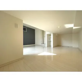 ロレイアム【2階】の外観