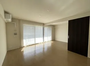 メガシティテラス4棟【0号室】の外観