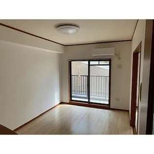 THE FIRST東山公園【2階】の外観