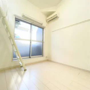 フロースハイム【1階】の外観