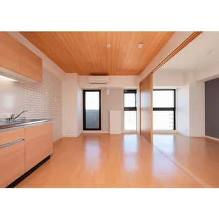 VERITAS IZUMI【4階】の外観