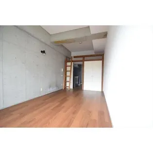 ノーサレンダー【2階】の外観