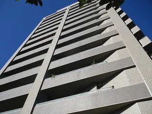 サーパス城山二番館【14階】の外観