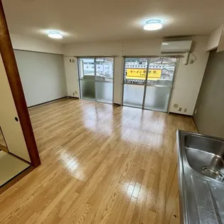 セリマンション【303号室】の居間