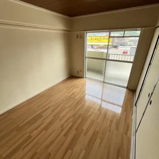 セリマンション【206号室】の居間