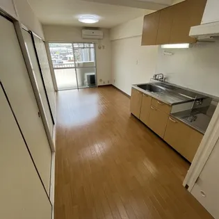 セリマンション【206号室】の居間