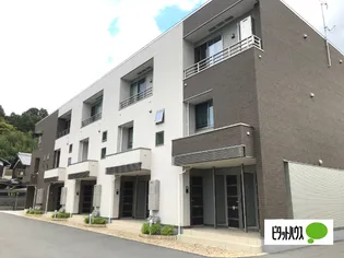 LES AMIES レザミの画像