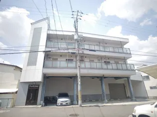 アートマンション【2階】の外観