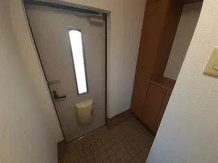 アルカザーレふじ【1階】の玄関