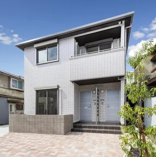 アンジュール トミの画像