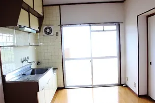 湯浅ビル【207号室】の居間