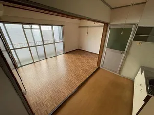 パレインヴィラ69【302号室】の居間