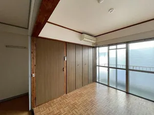 パレインヴィラ69【302号室】の居間