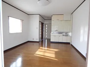 White Maison【105号室】の居間