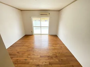 オリーブ【105号室】の居間