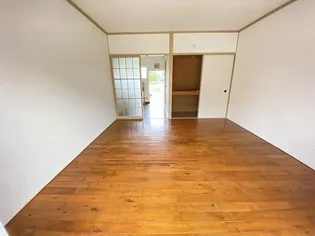 オリーブ【105号室】の居間