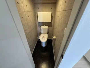 丸吉ビル【201号室】の玄関