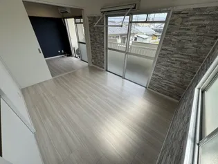 丸吉ビル【201号室】の居間