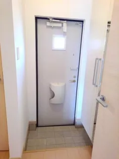 ヴィラ アイリス B棟【1階】の玄関