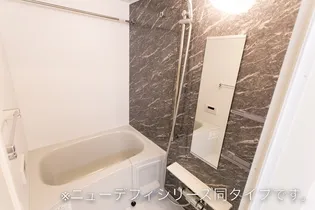 ロミック江良【1階】の風呂