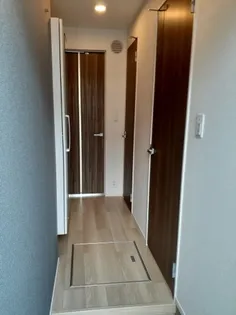 オレガノ A【1階】の玄関