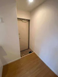 IMPERIAL中村【202号室】の玄関