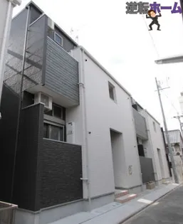 Blue Topaz【2階】の外観