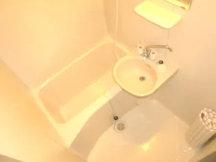 レジデンス新木【2階】の居間