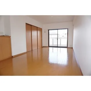 カトルセゾン有田【2階】の居間