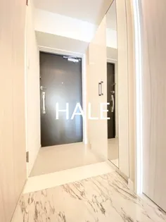 ヴィルヌーブ下山門【6階】の玄関