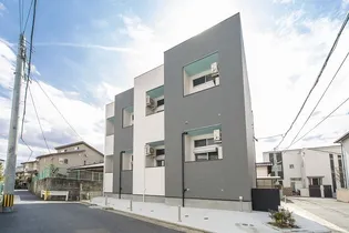 エストデミュール【2階】の外観