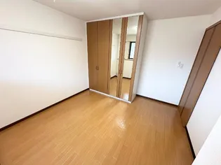 ファニープレイス【1階】の外観