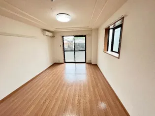 エバーハイム岩津【1階】の外観