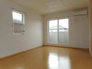 サンフィオーレ B【2階】の居間