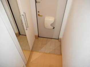 サンフィオーレ B【2階】の玄関