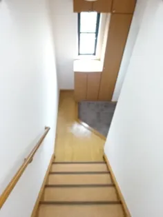 グラン ヴェルジェD【2階】の玄関