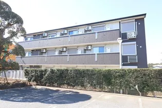 ラ ドルチェヴィータ Bの画像